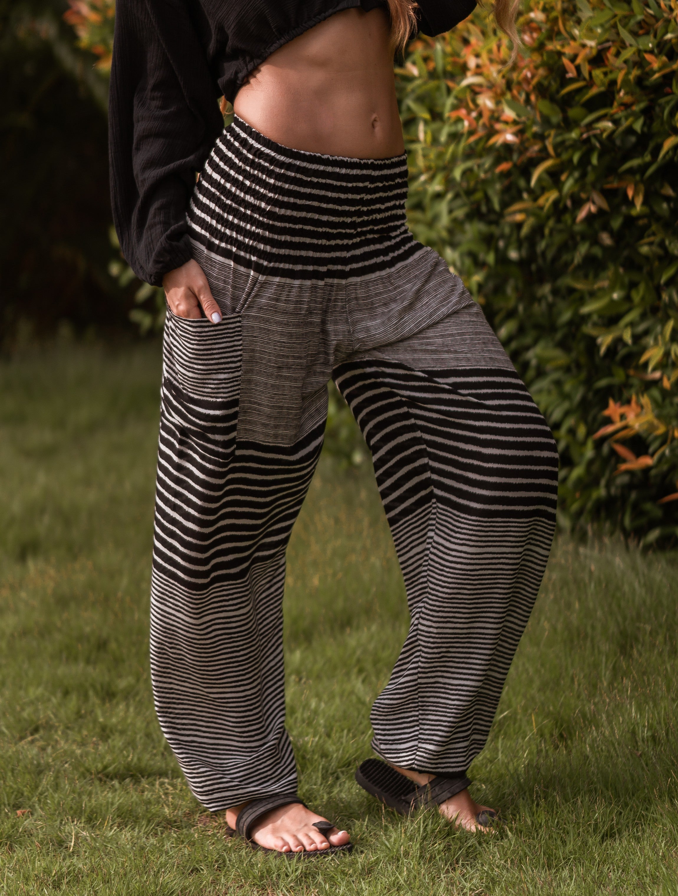 Alexander Wang Black Pleated Harem Trousers Pants SIZE US 2 UK 6 XS La –  Afashionistastore